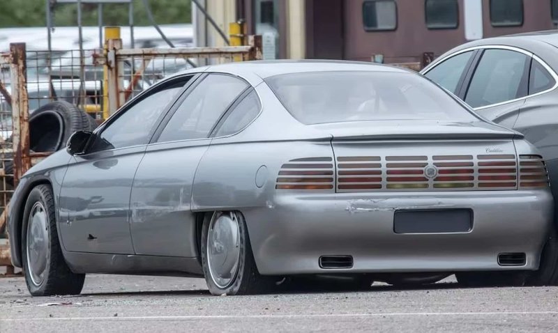 Cadillac Aurora из фильма «Разрушитель» со…