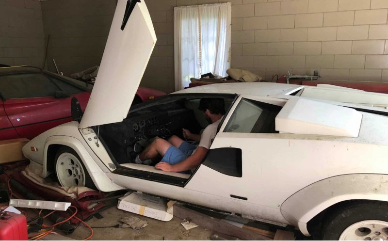 Внук нашел в бабушкином гараже редкие Lamborghini…