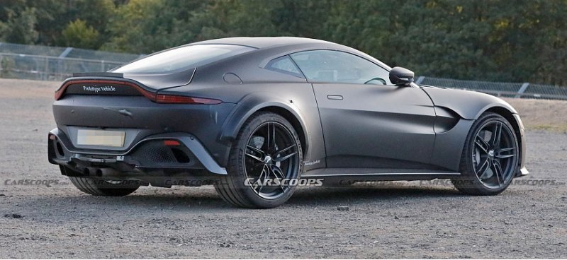 Новый Aston Martin Vantage RS V12 продолжает…
