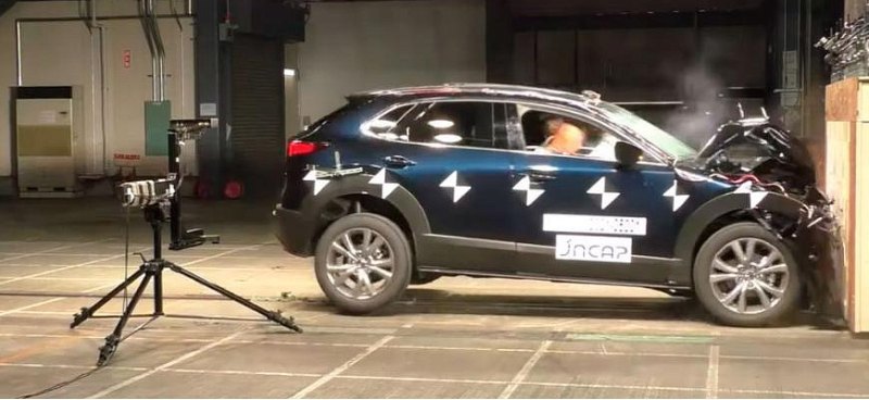 Кроссовер Mazda CX-30 прошел через краш-тест по…