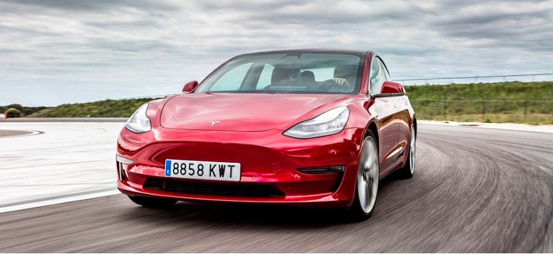 Беспилотной системе электрокаров Tesla подарили…