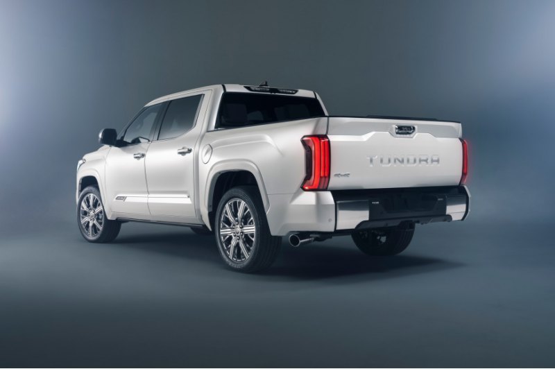 Toyota Tundra Capstone 2022 года поступит в…