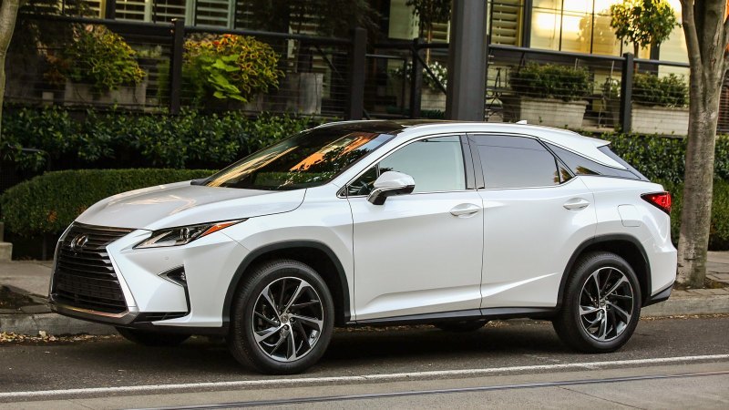 «Бронза» рейтинга достается компании Lexus,…