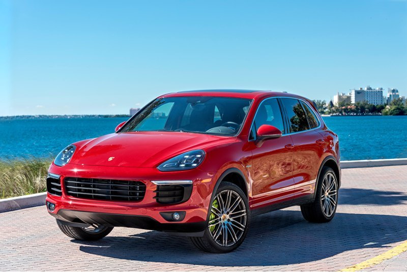 Популярный у россиян внедорожник Cayenne…