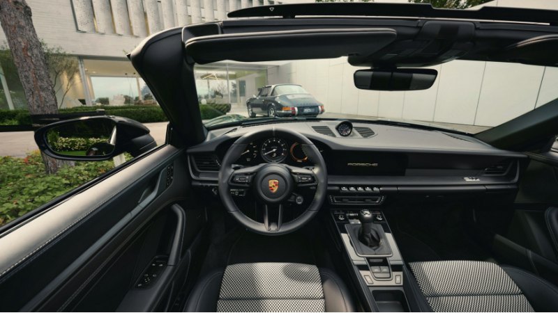 Команда покрасила автомобиль в те же цвета, что и…
