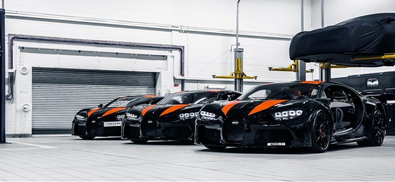 Компания Bugatti доставила в Лондон три модели…