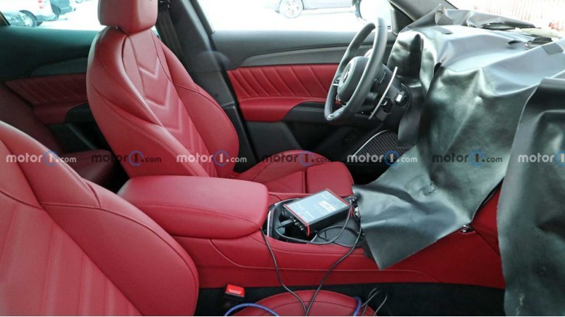 Презентовать новый кроссовер Maserati Grecale…