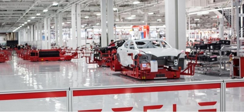 Компания Tesla не представит новых электрокаров в…