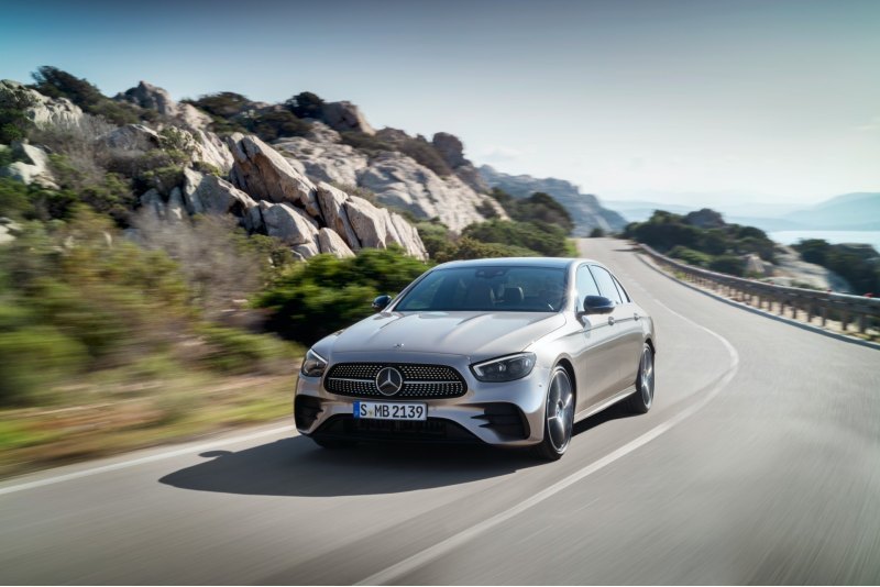 Следом расположились еще две модели BMW. Это…