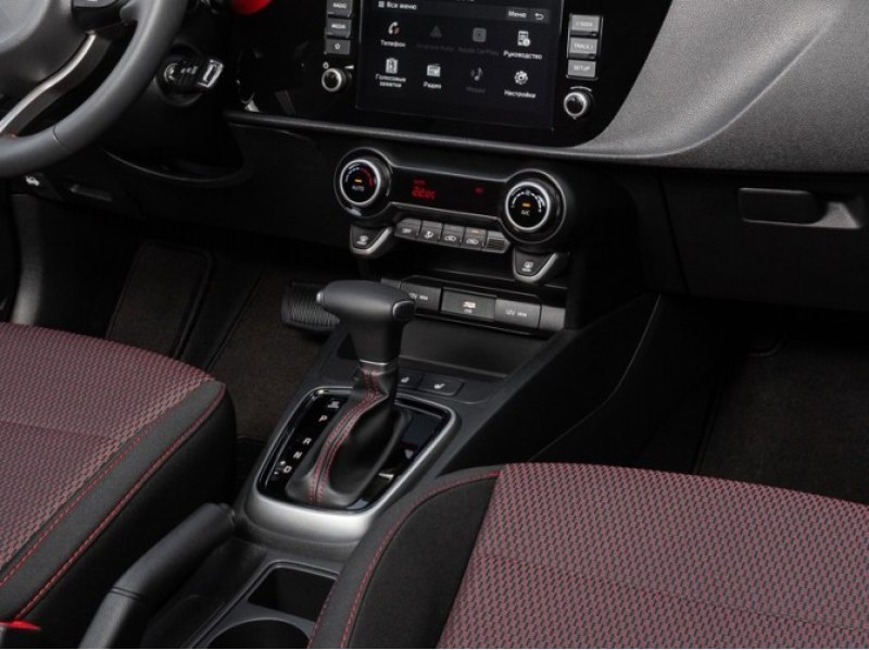 Вторая строчка достается кроссоверу Hyundai…
