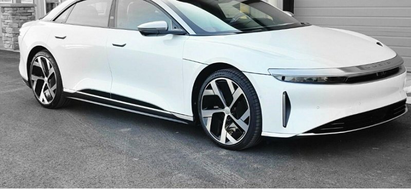 На eBay продают четыре седана Lucid Air Dream…