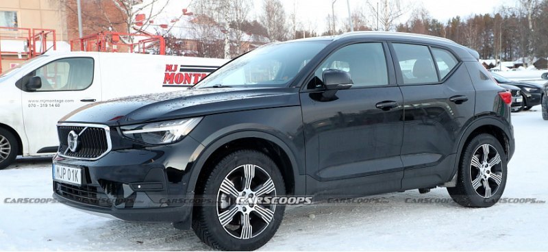 Модернизированный кроссовер Volvo XC40 2023 года…