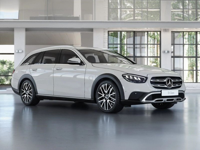 На второе место эксперты поставили Mercedes-Benz…