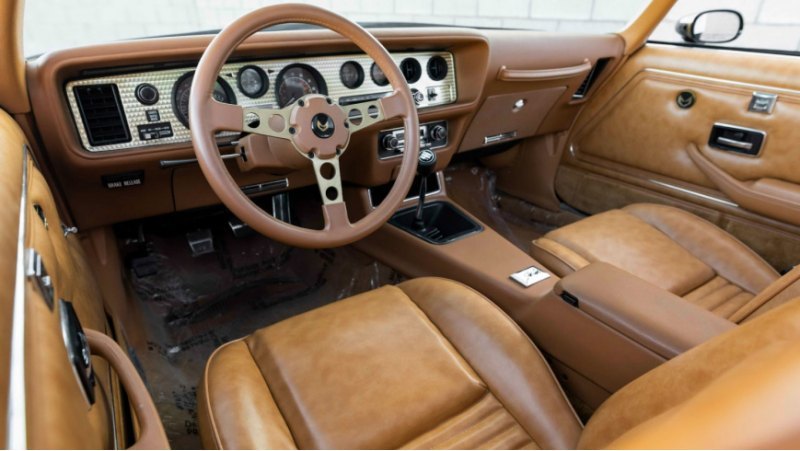 Pontiac Trans Am сохранил заводскую глянцевую…