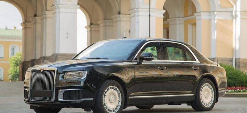 На клиентском премиум-седане Aurus Senat…
