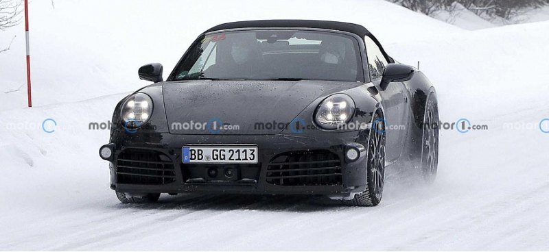 Компания Porsche тестирует обновленный 911 в…