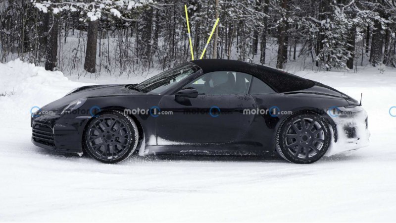 Увидев тестовые версии обновленного Porsche 911 в…