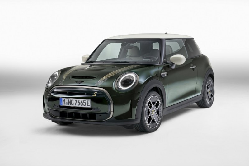 Переходя к более практичному MINI Clubman,…