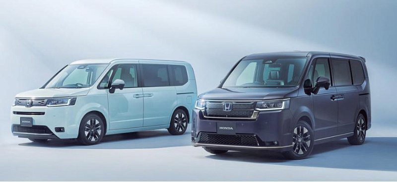 За новым минивэном Honda StepWGN в Японии еще до…