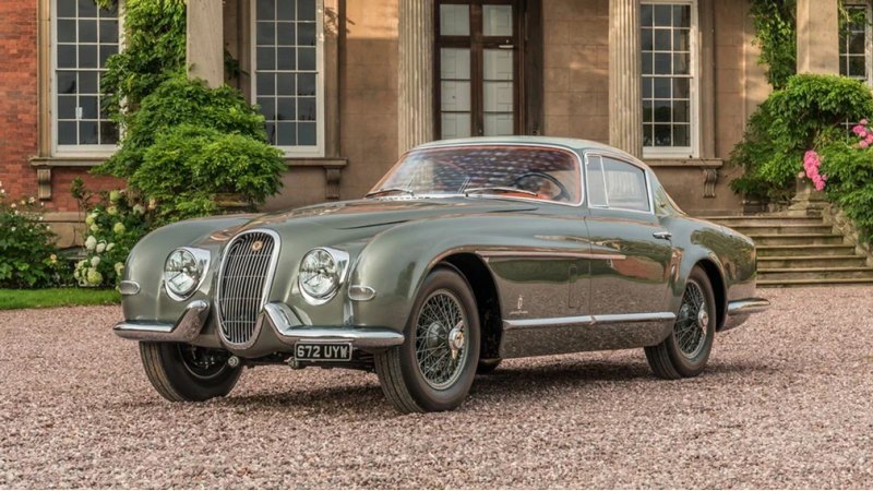 Этот концертный Jaguar XK120 SE построили в мае…