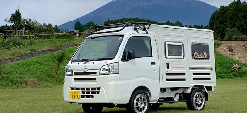 Грузовой автомобиль Daihatsu Hijet переделали в…