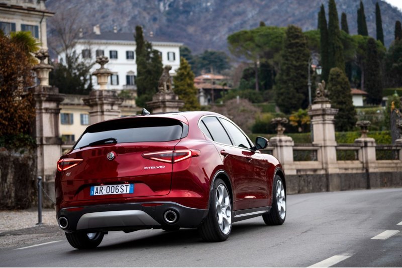 Alfa Romeo Stelvio, первый серийный кроссовер…