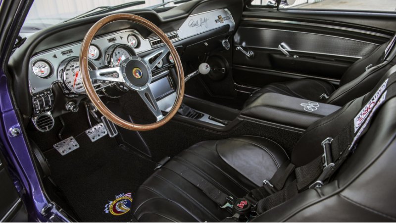 Именно в интерьере Classic Recreations сделали…
