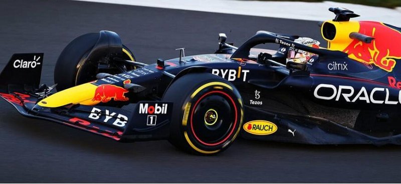 Новая машина RB18 команды Red Bull Формулы-1…