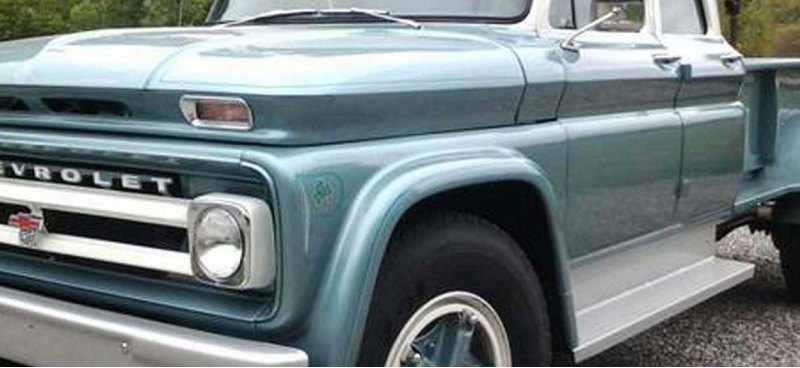 Этот классический Chevy был изготовлен на заказ и…