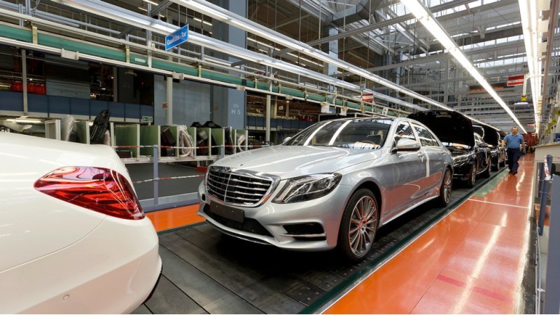 Сейчас зарубежные автоконцерны, которые сообщили…
