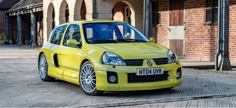 Редкий Renault Clio V6 2004 года продан за…