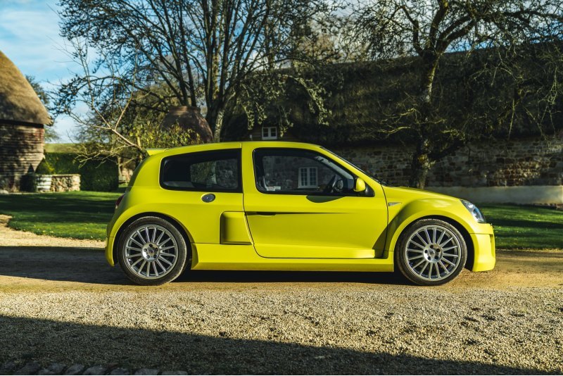 Этот конкретный Clio V6 Phase 2 имеет ряд…