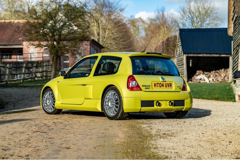 Еще один интересный момент биографии авто: Clio…