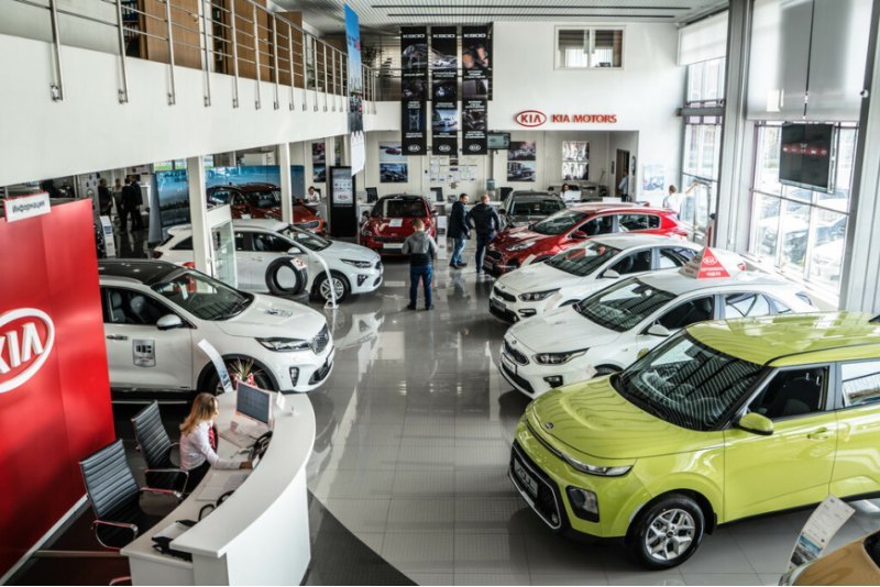 Hyundai Solaris в одном из автосалонов выставили…