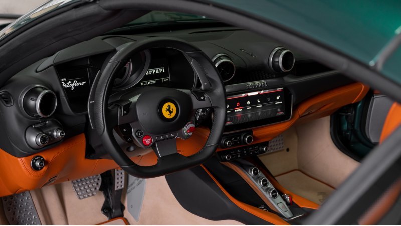 Как и все модели Portofino, автомобиль оснащен…