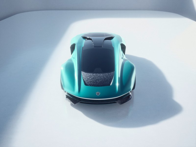 Корму Stratos Zero Restomod украшают тонкие…