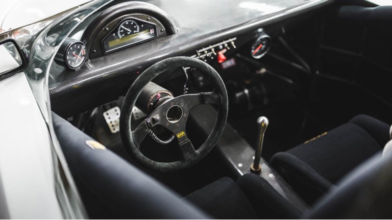 Для сравнения, серийный Boxster S с аналогичным…