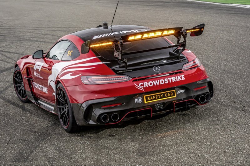 Что касается медицинского автомобиля Mercedes-AMG…
