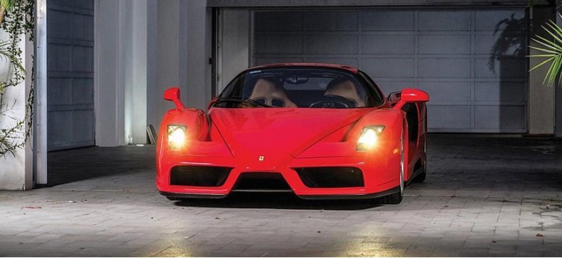 Итальянский суперкар Ferrari Enzo смог проехать…