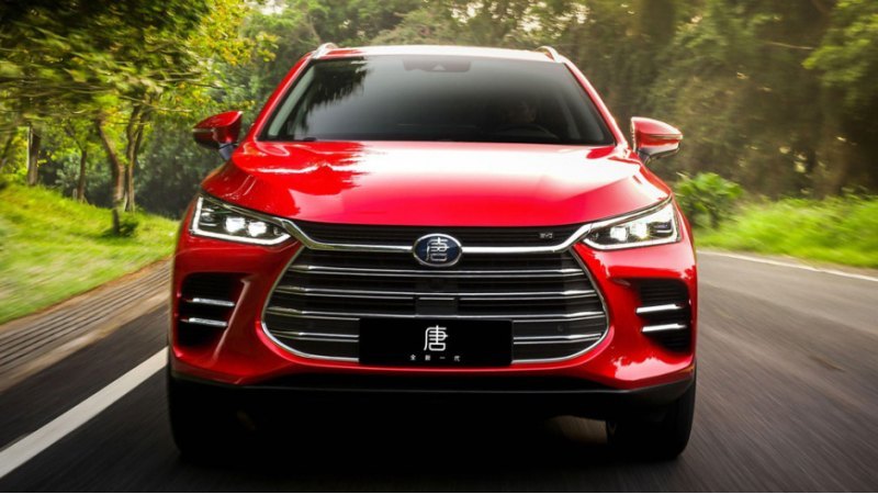 Пятая строчка принадлежит паркетнику BYD Tang с…