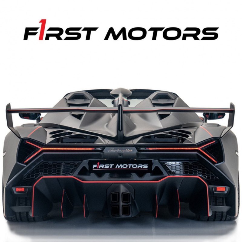 Напомним, что модели Veneno Coupe и Roadster…