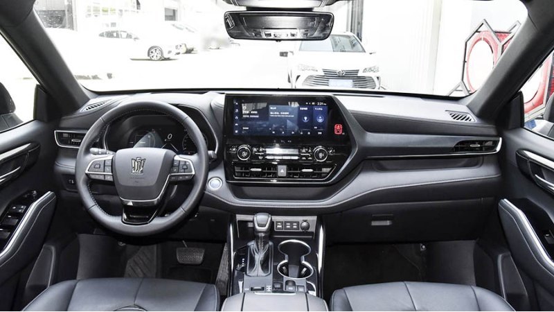 Высоким продажам Toyota Highlander в Китае мешает…