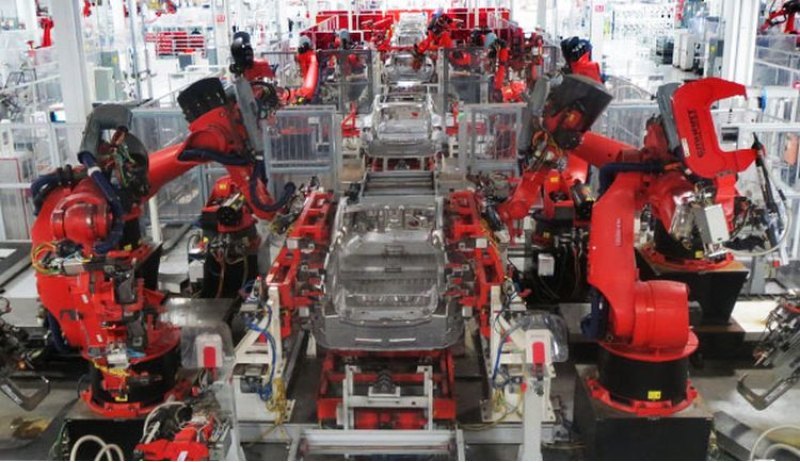 Chrysler же, напротив, тратит на рекламу больше -…