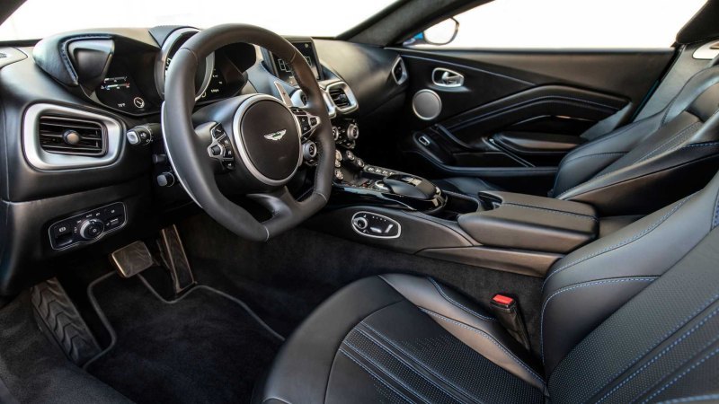 Стандартная версия последнего Vantage развивает…