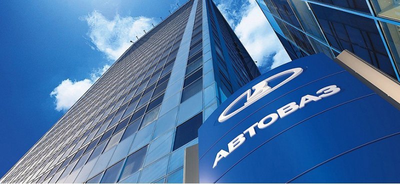 Bloomberg: автогигант Renault изучает возможность…