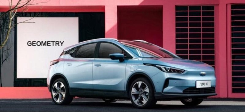 Первый электрокар Geely Geometry C привезли в…