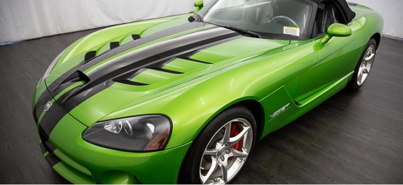 На аукцион выставили новый суперкар Dodge Viper…