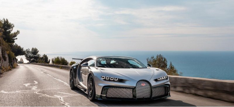 Компания Bugatti посвятила гиперкар Chiron Pur…