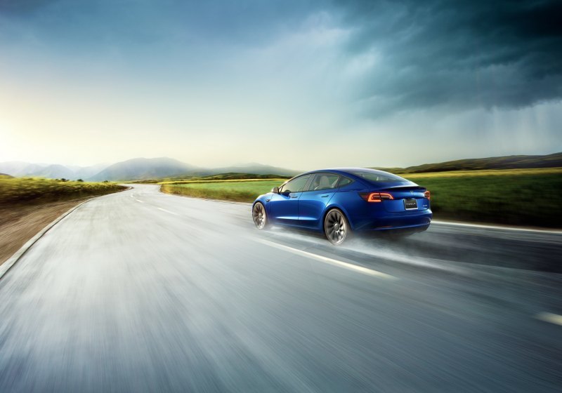 Tesla не назвала причину повышения цен, но есть…