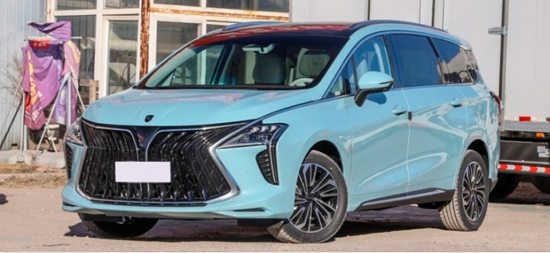 Компания Dongfeng анонсировала минивэн-«яхту»…